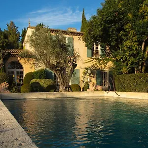 https://mas-du-coussoul.fr-provencehotel.com